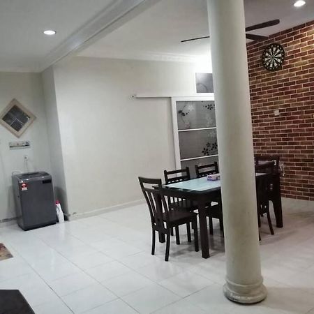Sri Wang Homestay @ Арау Екстериор снимка